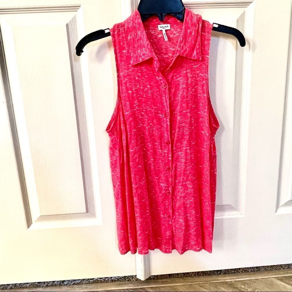 Splendid sleeveless button down shirt